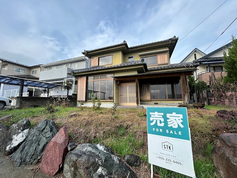 韮崎市龍岡町下條南割　中古 現地写真
