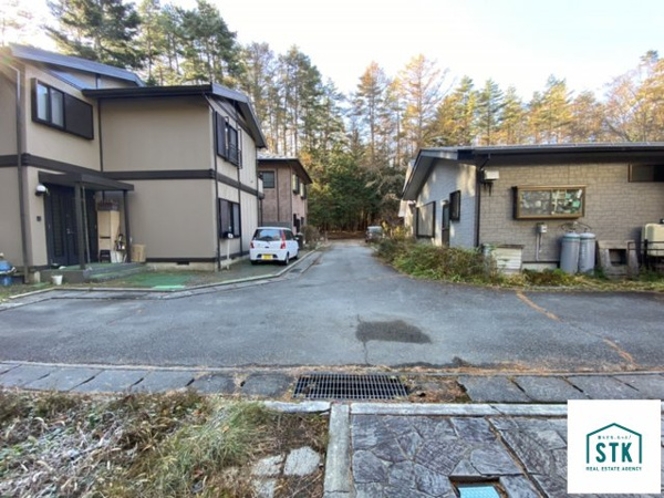河口湖町小立　売地 現地写真（前面道路含む現地写真）