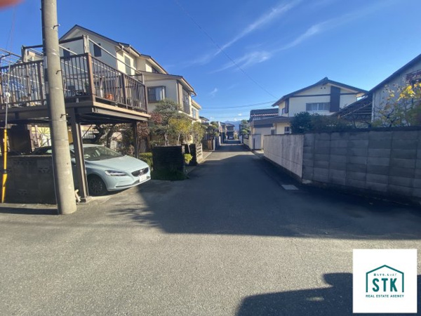 甲府市国母8丁目　売地 現地写真（前面道路含む現地写真）
