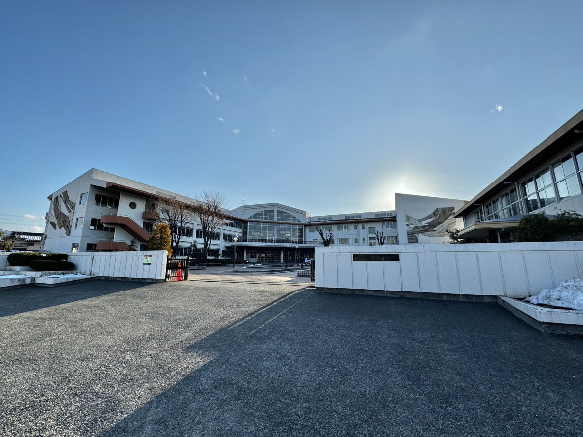 甲府市中小河原1丁目　土地 中学校