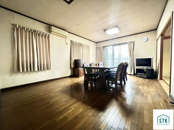 甲府市富竹一丁目　中古住宅 内観写真（リビング）