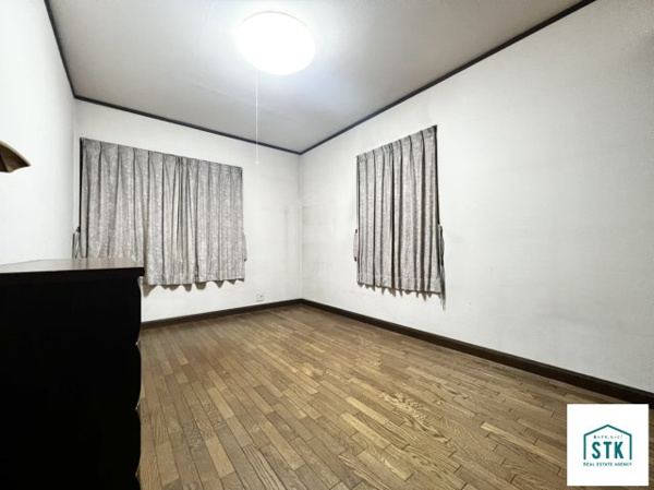 甲府市富竹一丁目　中古住宅 内観写真（リビング以外の居室）