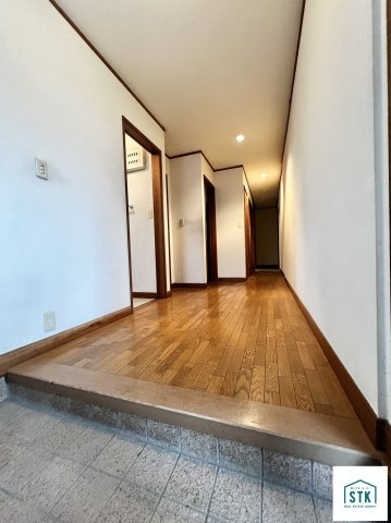 甲府市富竹一丁目　中古住宅 現地写真（玄関）
