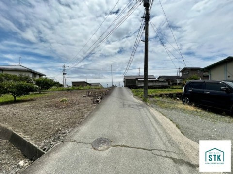 韮崎市大草町若尾　土地 現地写真（前面道路含む現地写真）