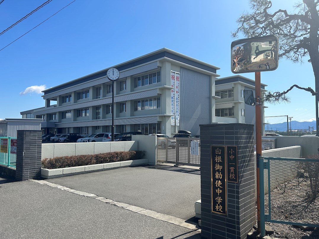 南アルプス市六科古家付土地 中学校