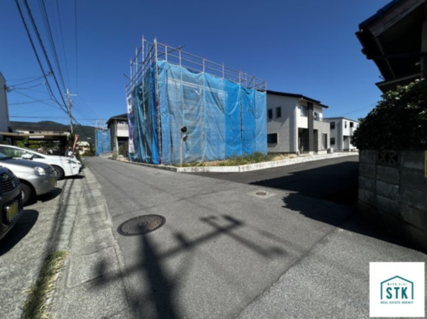 甲府市音羽町　土地 現地写真（前面道路含む現地写真）