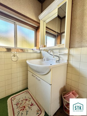 韮崎市穴山町　中古 内観写真（洗面台・洗面所）