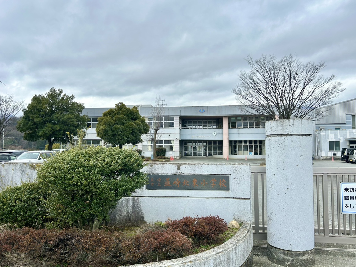 韮崎市穴山町　中古 小学校
