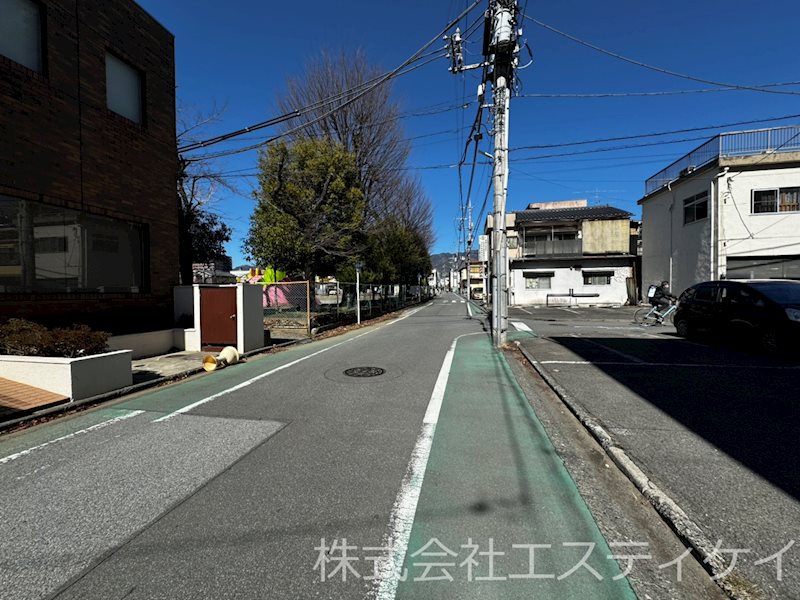 山梨県甲府市丸の内３丁目 現地写真（前面道路含む現地写真）