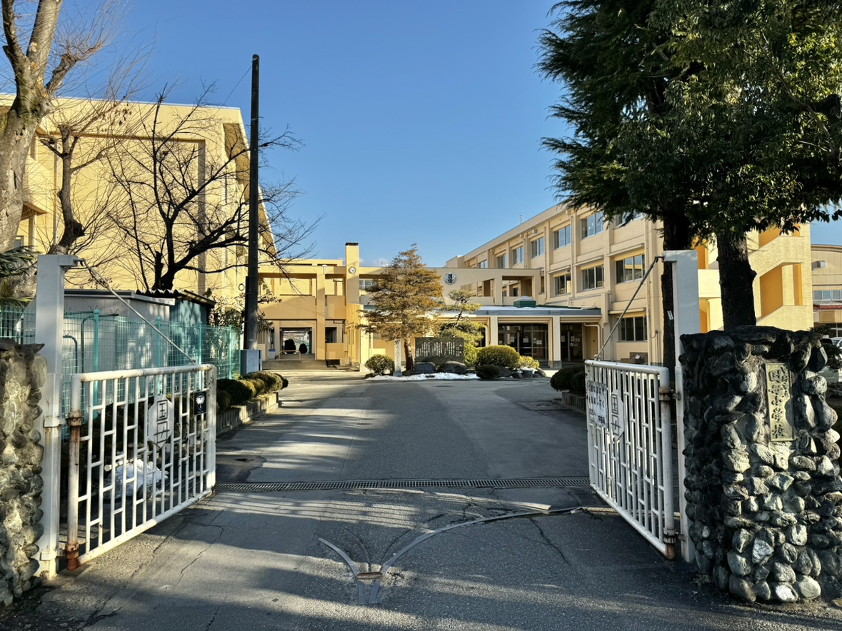 甲府市国母4丁目土地 小学校