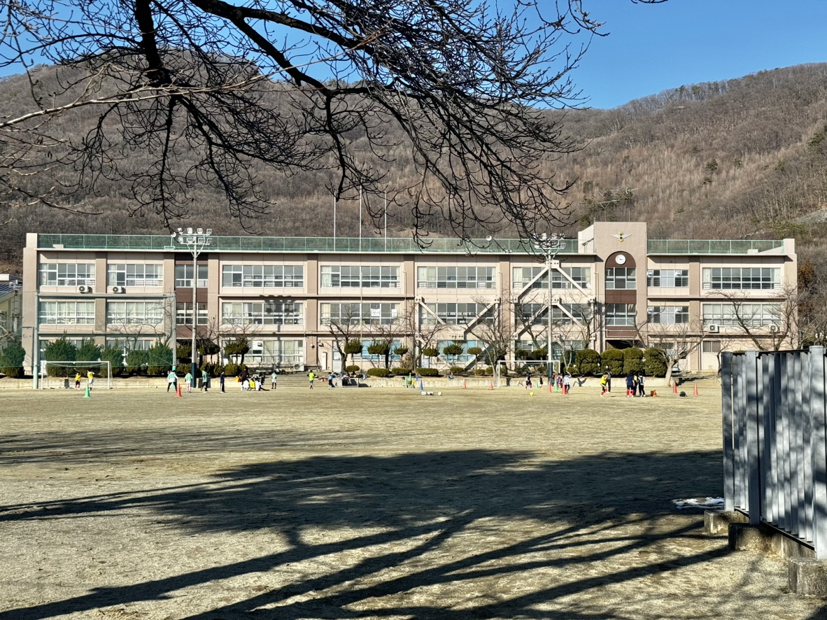 山梨県甲府市羽黒町 小学校