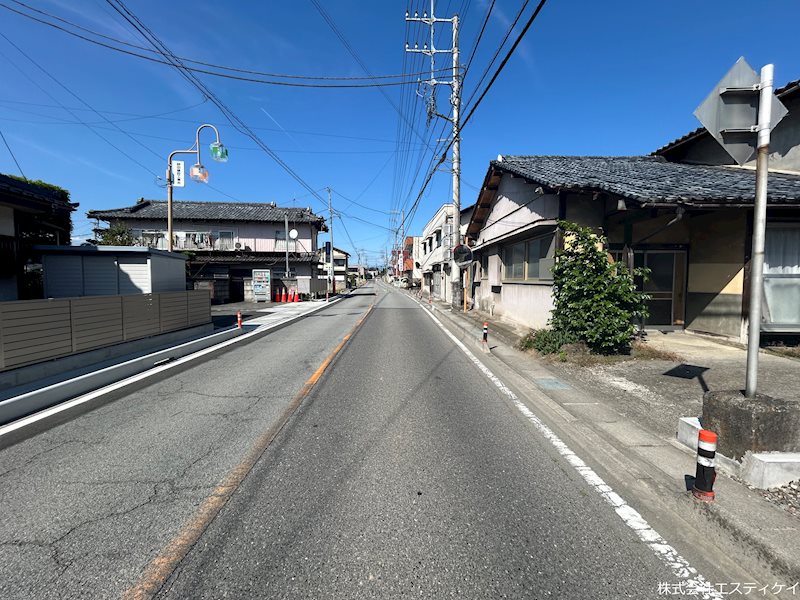 市川三郷町上野　土地 現地写真（前面道路含む現地写真）