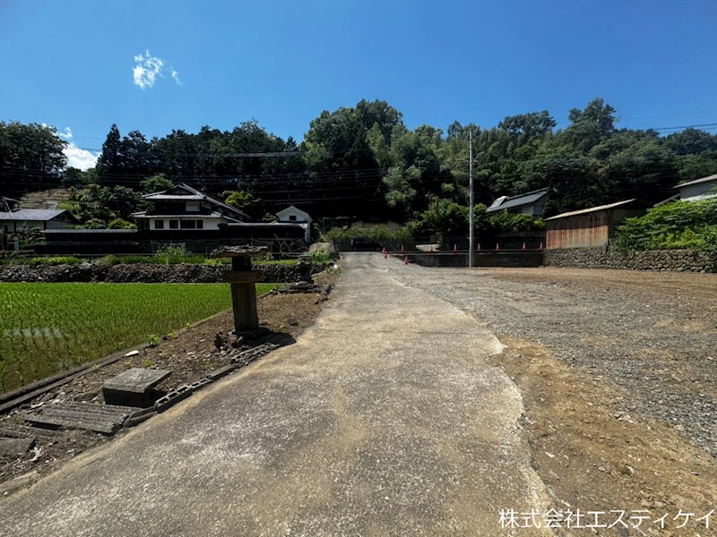 甲斐市宇津谷　土地 現地写真（前面道路含む現地写真）