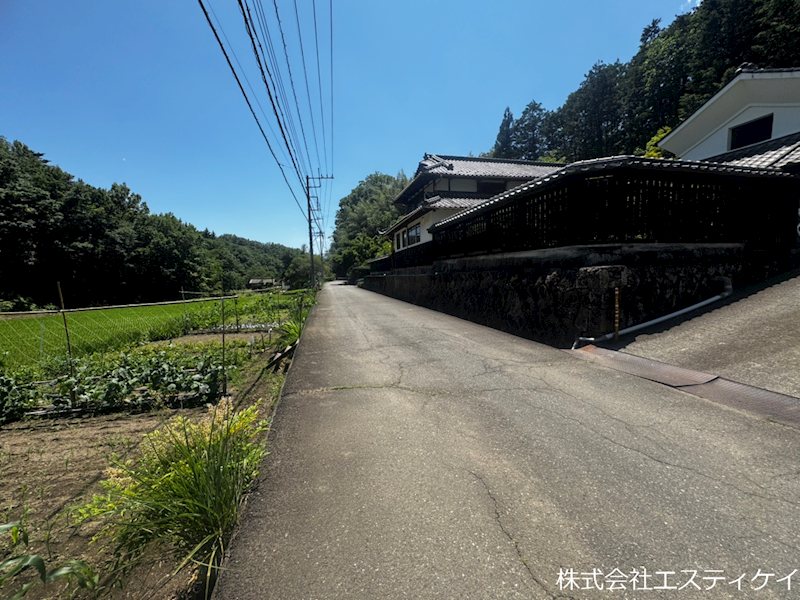 甲斐市宇津谷　土地 現地写真（前面道路含む現地写真）