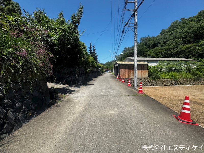 甲斐市宇津谷　土地 現地写真（前面道路含む現地写真）
