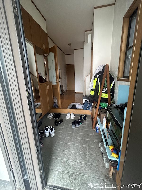 甲府市中小河原町　　中古 現地写真（玄関）