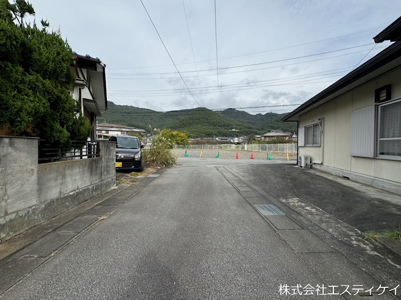 甲府市山宮町　土地 現地写真（前面道路含む現地写真）