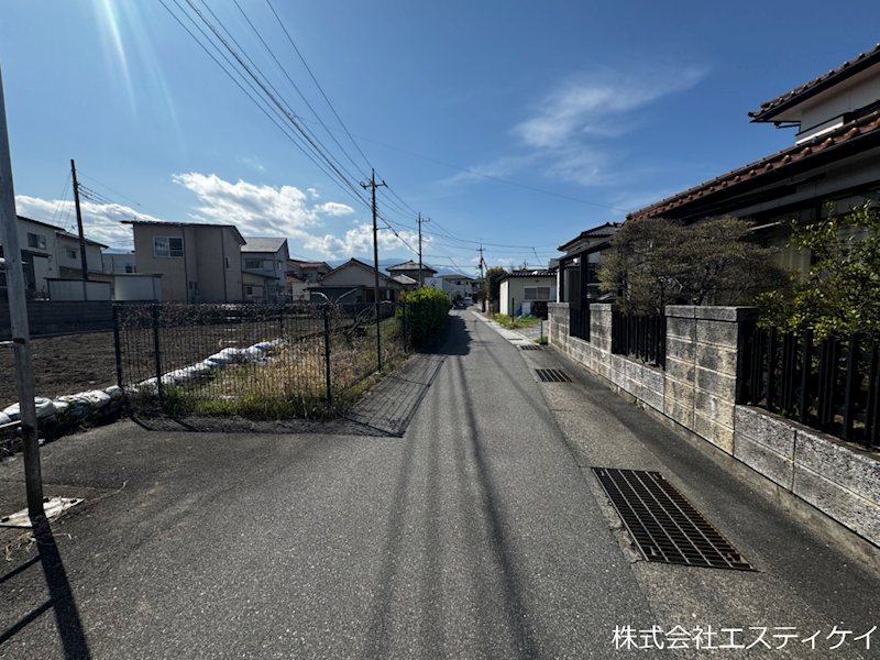 山梨県甲斐市万才 現地写真（前面道路含む現地写真）