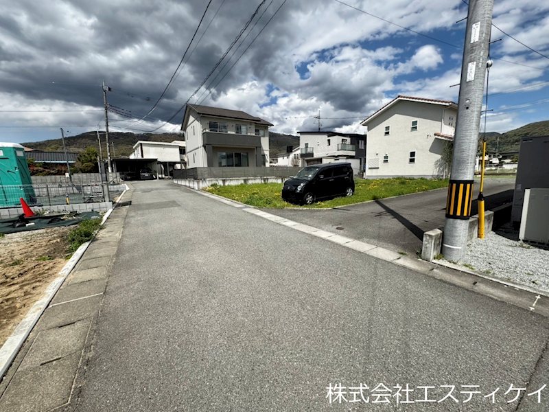 甲府市千塚4丁目　土地 現地写真（前面道路含む現地写真）