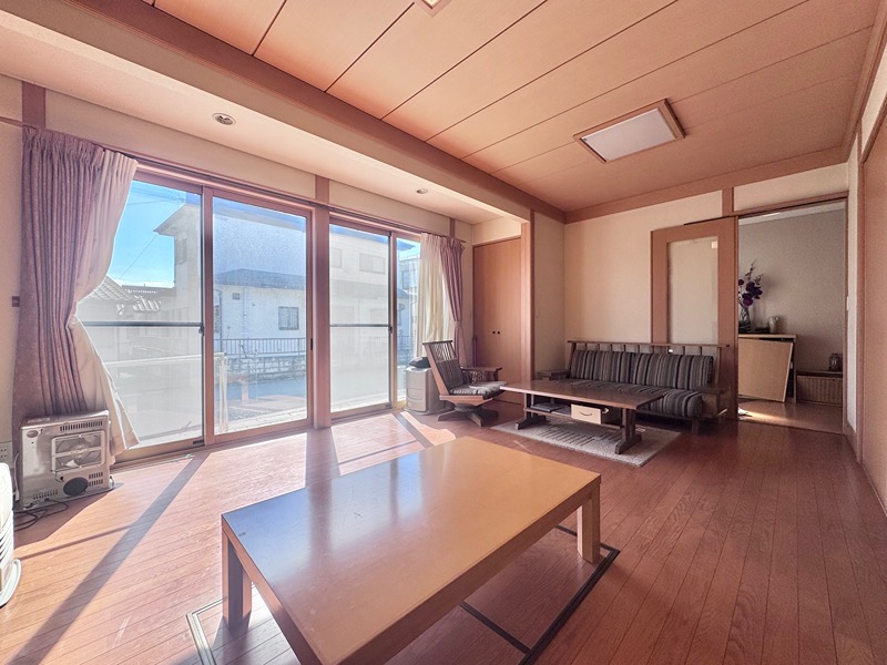 中央市西新居　中古 内観写真（リビング）
