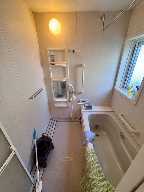 中央市西新居　中古 内観写真（浴室）