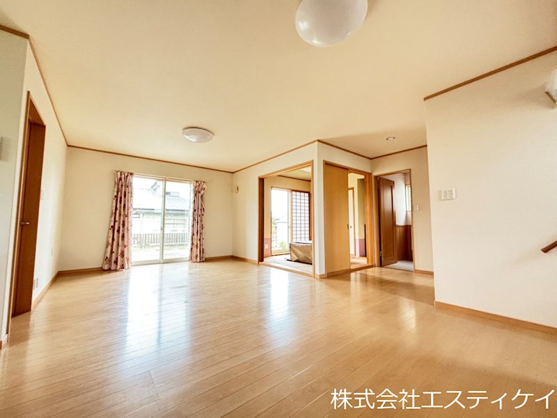 甲府市白井町　中古 内観写真（リビング）