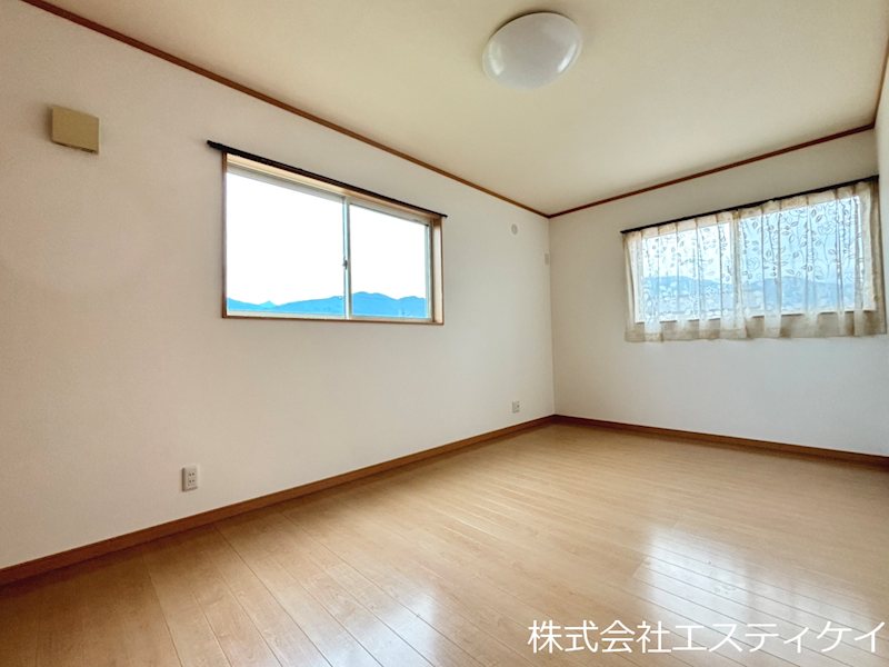甲府市白井町　中古 内観写真（リビング以外の居室）