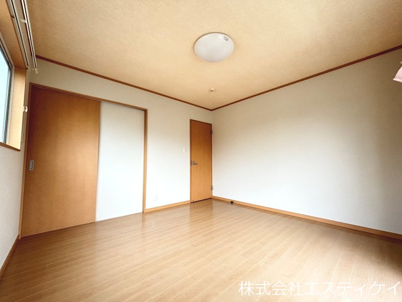 甲府市白井町　中古 内観写真（リビング以外の居室）