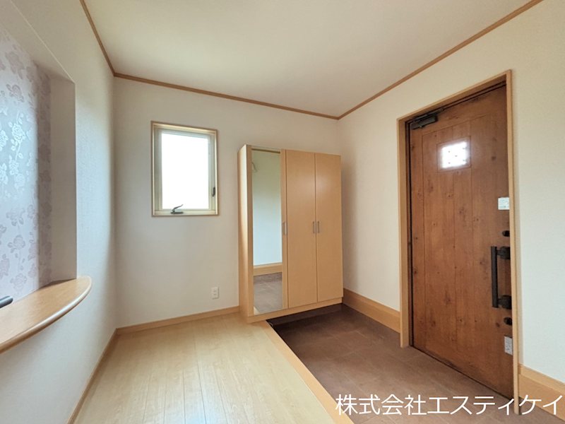 甲府市白井町　中古 現地写真（玄関）