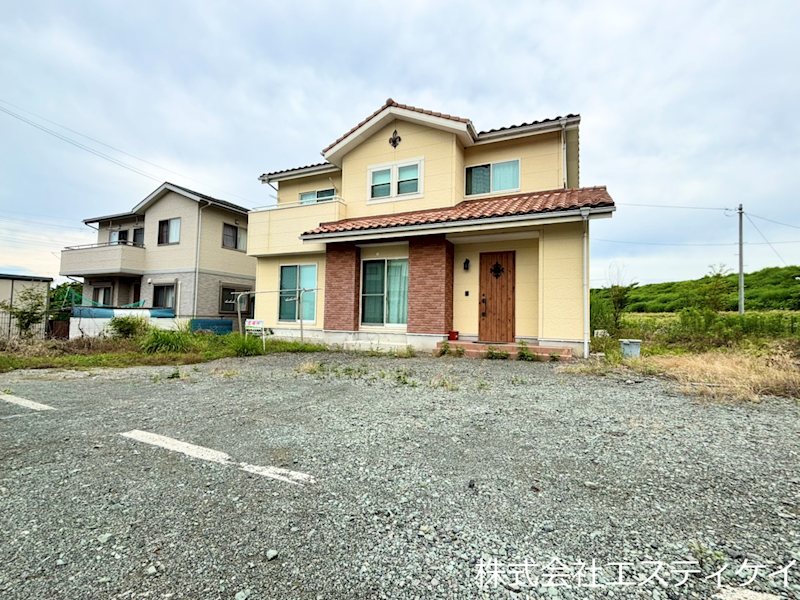 甲府市白井町　中古 現地写真（駐車場）