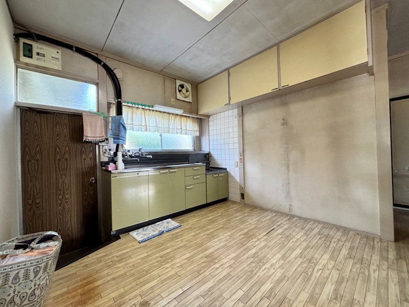 中央市上三條　中古 展示場／ショウルーム