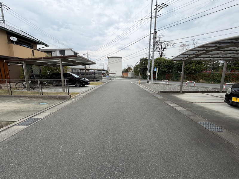 甲斐市西八幡　中古 現地写真（前面道路含む現地写真）