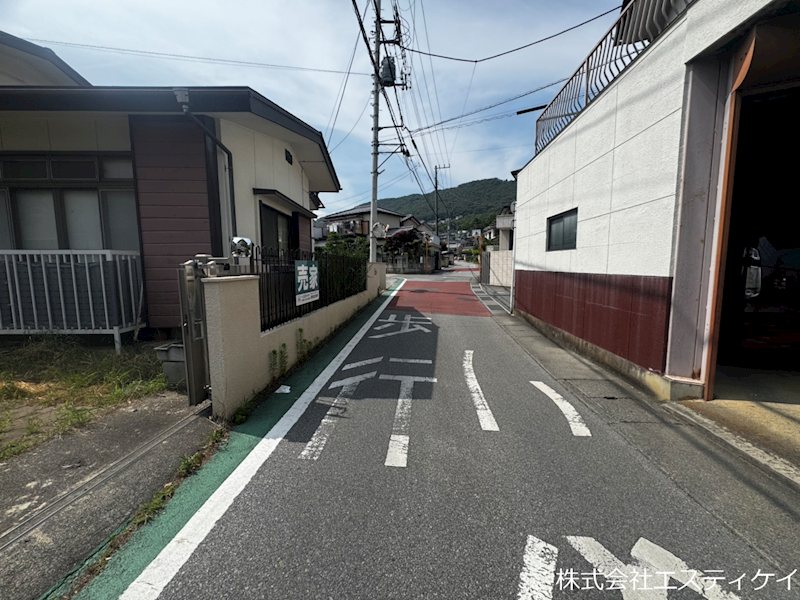 甲府市山宮町　土地 現地写真（前面道路含む現地写真）