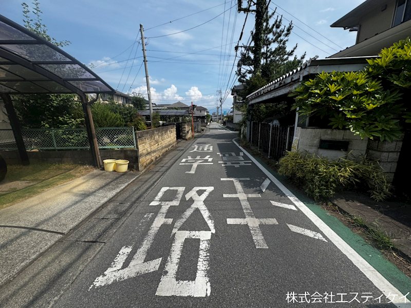 甲府市山宮町　土地 現地写真（前面道路含む現地写真）