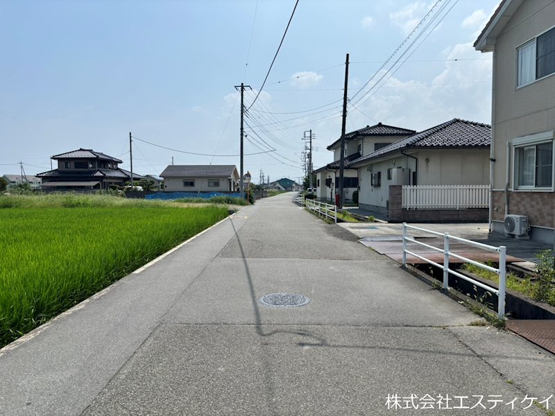 中央市臼井阿原　中古 現地写真（前面道路含む現地写真）