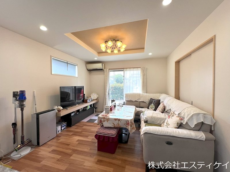 山梨県甲府市新田町 内観写真（リビング）