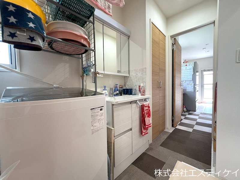 山梨県甲府市新田町 内観写真（洗面台・洗面所）