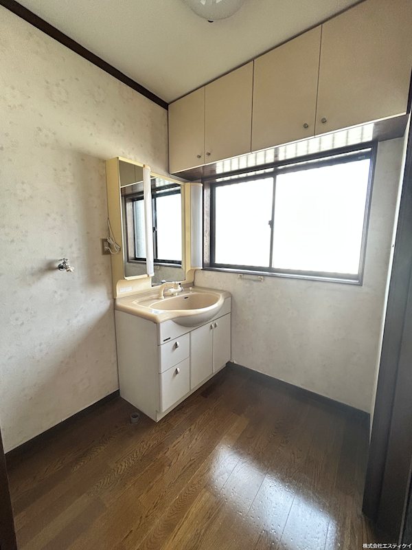 甲府市貢川本町　中古 内観写真（洗面台・洗面所）