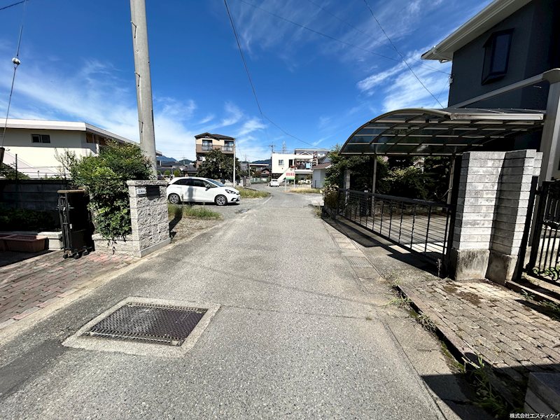 甲府市貢川本町　中古 現地写真（前面道路含む現地写真）