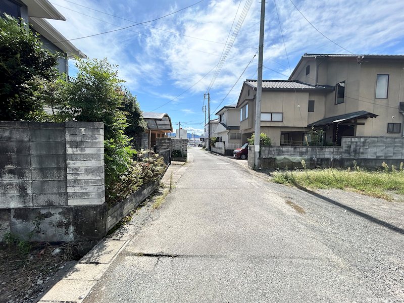 甲府市貢川本町　中古 現地写真（前面道路含む現地写真）