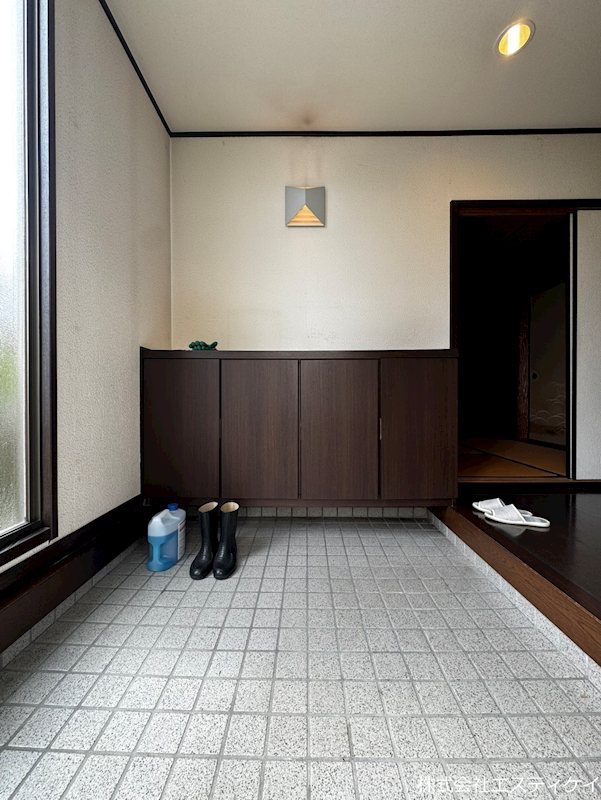 甲府市飯田4丁目　中古 現地写真（玄関）