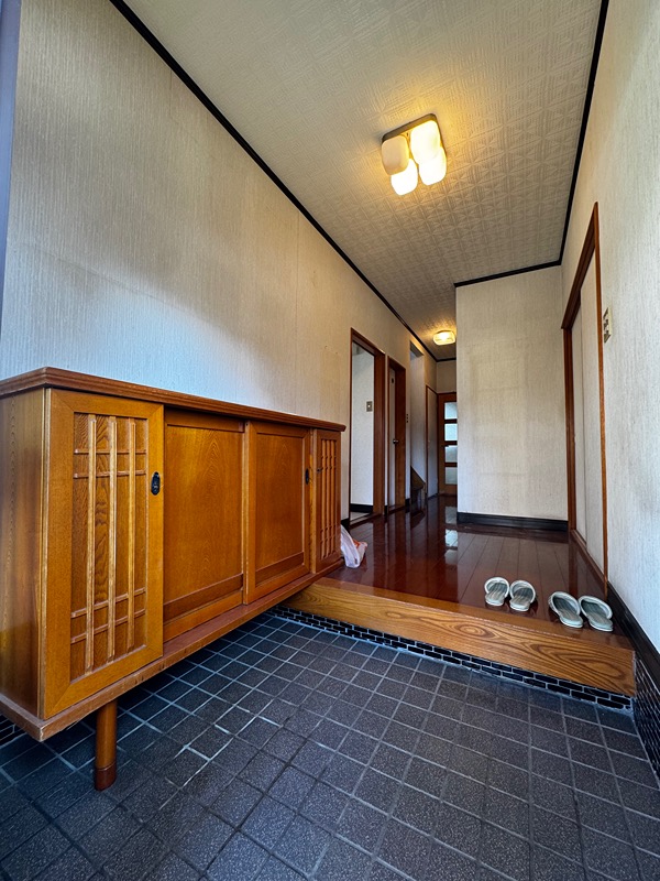 甲斐市境　中古 現地写真（玄関）