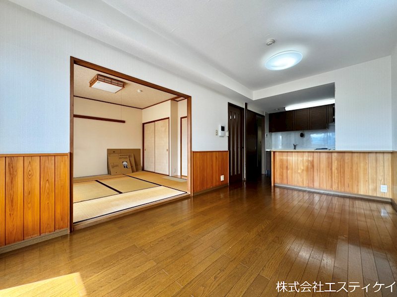 山梨県甲府市里吉４丁目 内観写真（リビング）