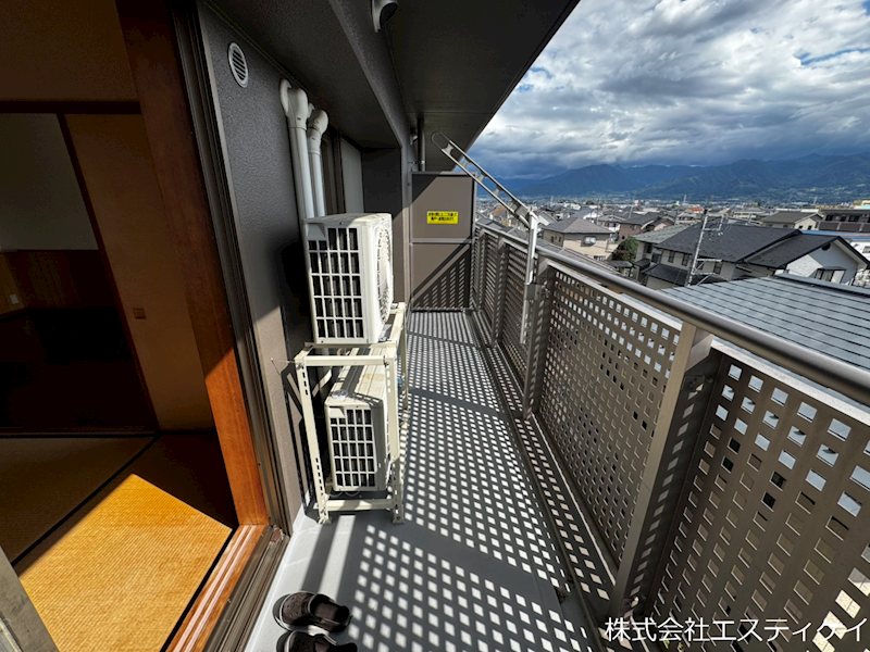山梨県甲府市里吉４丁目 現地写真（バルコニー）