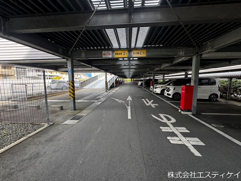 山梨県甲府市里吉４丁目 共用部写真（駐車場）