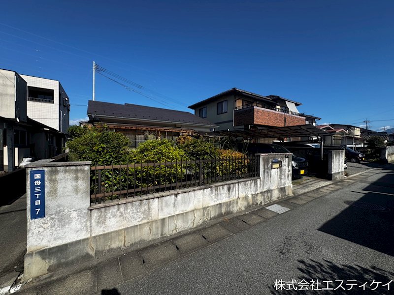 甲府市国母３丁目　土地 現地写真