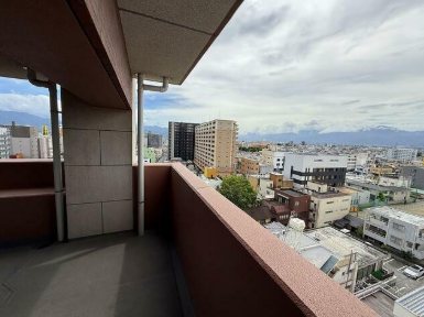 シーズガーデン甲府丸の内901 現地写真（バルコニー）