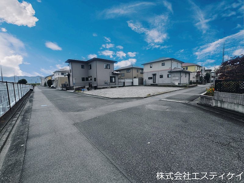 中央市臼井阿原　土地 現地写真（前面道路含む現地写真）