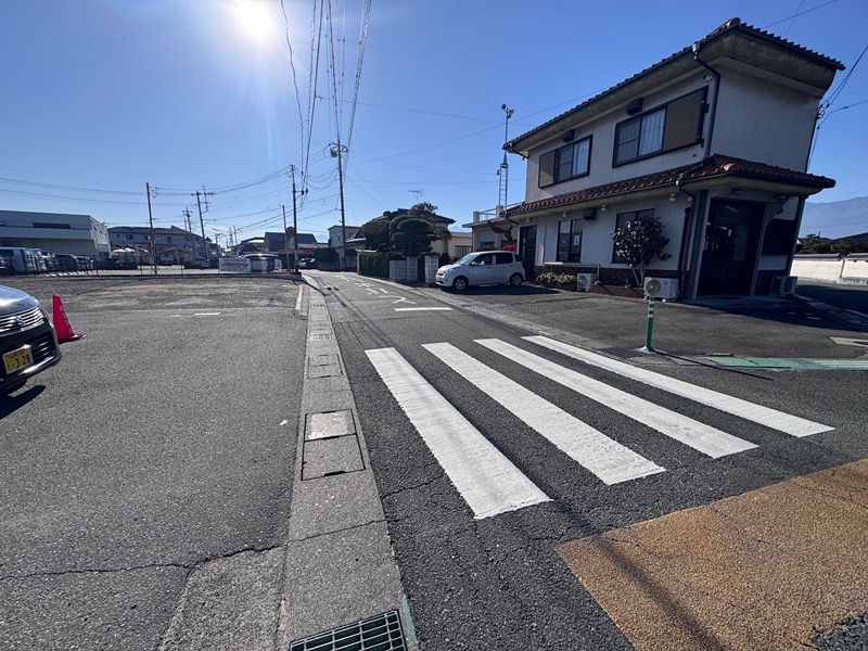 昭和町西条　土地 現地写真（前面道路含む現地写真）