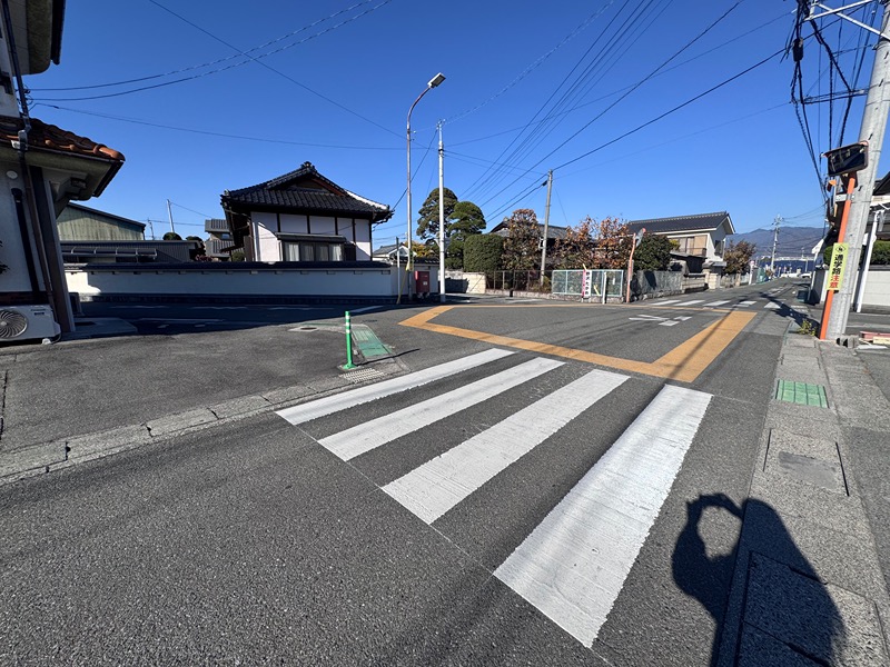昭和町西条　土地 現地写真（前面道路含む現地写真）